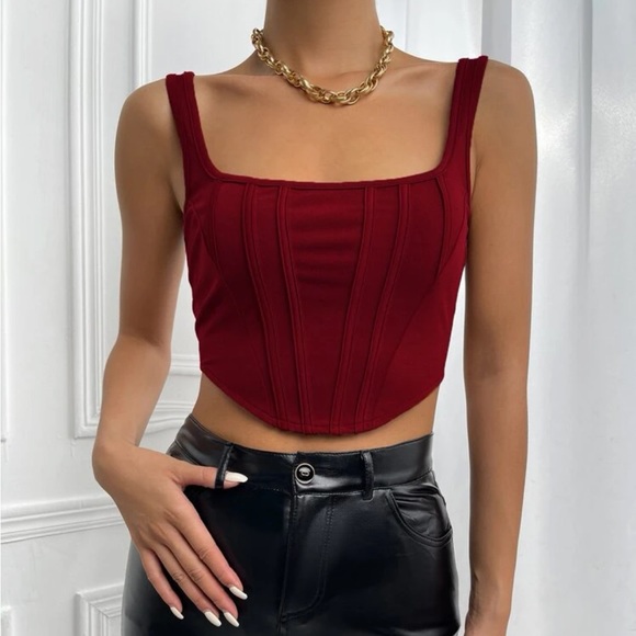 SHEIN Tops - SHEIN hem cropped tank top